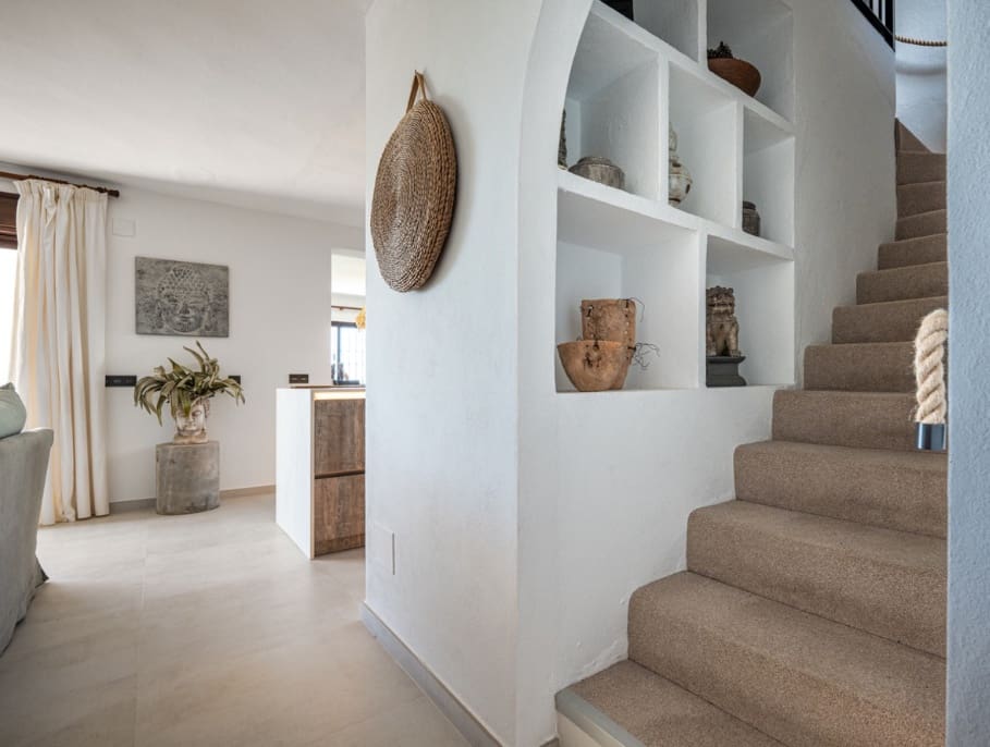 4 bedroom Villa for sale in Mijas with pool garage - € 995,000 (Ref: 9878154)