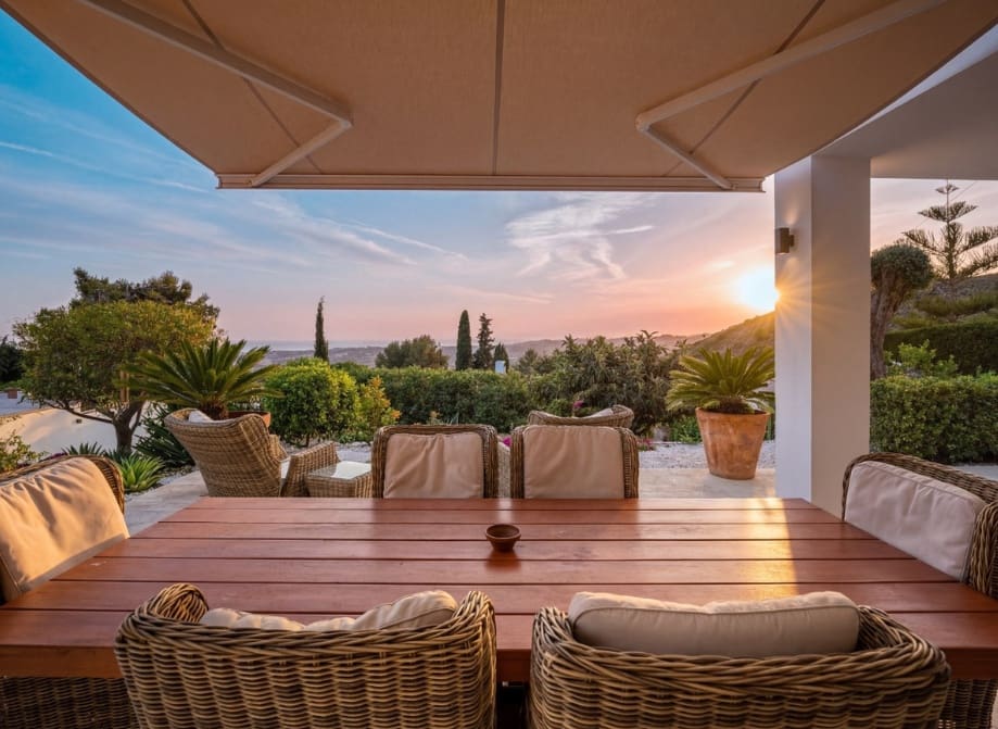 4 bedroom Villa for sale in Mijas with pool garage - € 995,000 (Ref: 9878154)
