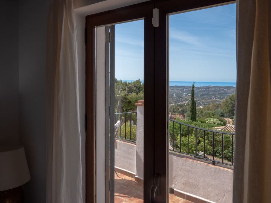 4 bedroom Villa for sale in Mijas with pool garage - € 995,000 (Ref: 9878154)