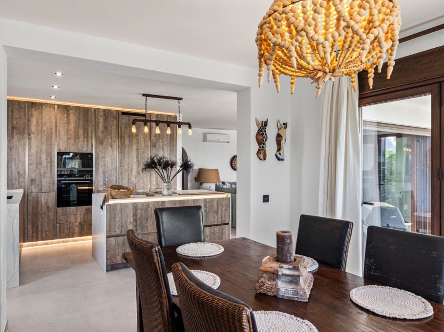 4 bedroom Villa for sale in Mijas with pool garage - € 995,000 (Ref: 9878154)