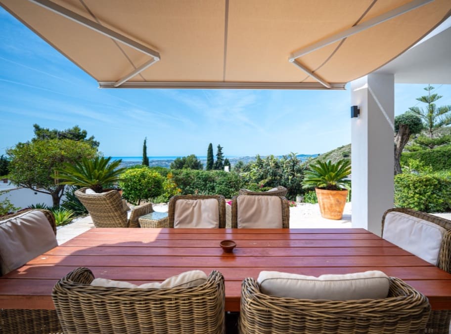 4 bedroom Villa for sale in Mijas with pool garage - € 995,000 (Ref: 9878154)