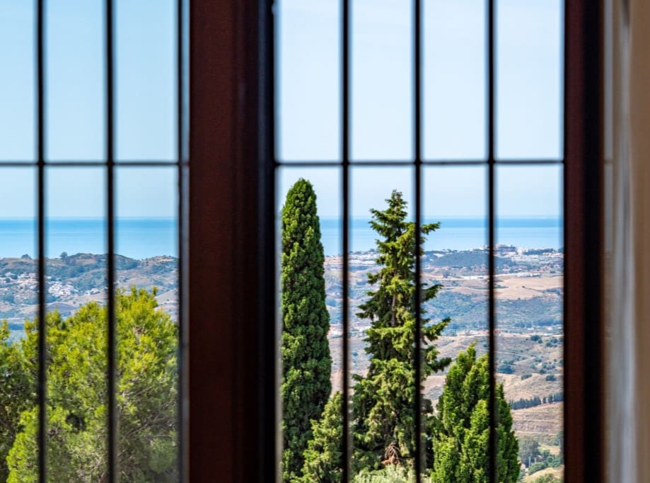 4 bedroom Villa for sale in Mijas with pool garage - € 995,000 (Ref: 9878154)