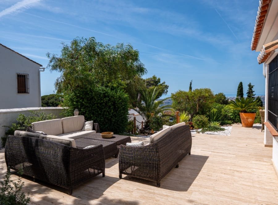 4 bedroom Villa for sale in Mijas with pool garage - € 995,000 (Ref: 9878154)