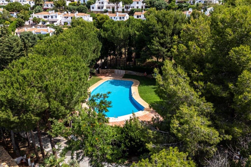 4 bedroom Villa for sale in Mijas with pool garage - € 995,000 (Ref: 9878154)