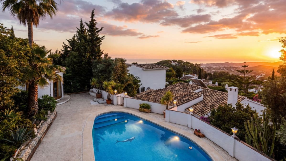 4 bedroom Villa for sale in Mijas with pool garage - € 995,000 (Ref: 9878154)