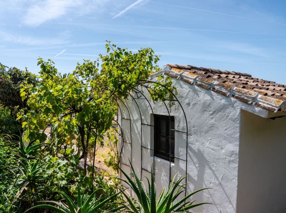 4 bedroom Villa for sale in Mijas with pool garage - € 995,000 (Ref: 9878154)