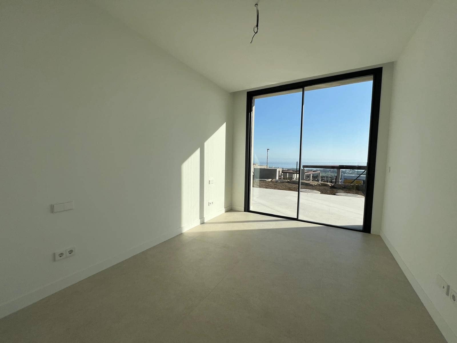 3 sypialnia Willa na sprzedaż w Benahavis z basenem garażem - 2 100 000 € (Ref: 9891837)