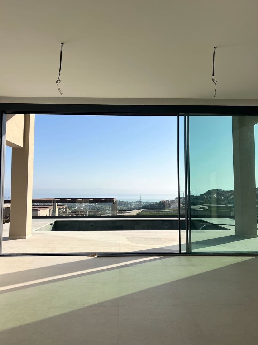 3 sypialnia Willa na sprzedaż w Benahavis z basenem garażem - 2 100 000 € (Ref: 9891837)