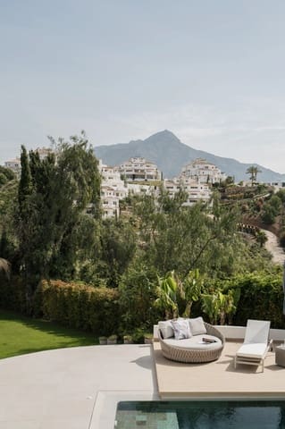 Chalet de 5 habitaciones en Nueva Andalucia, Marbella en venta con piscina garaje - 3.250.000 € (Ref: 9893888)