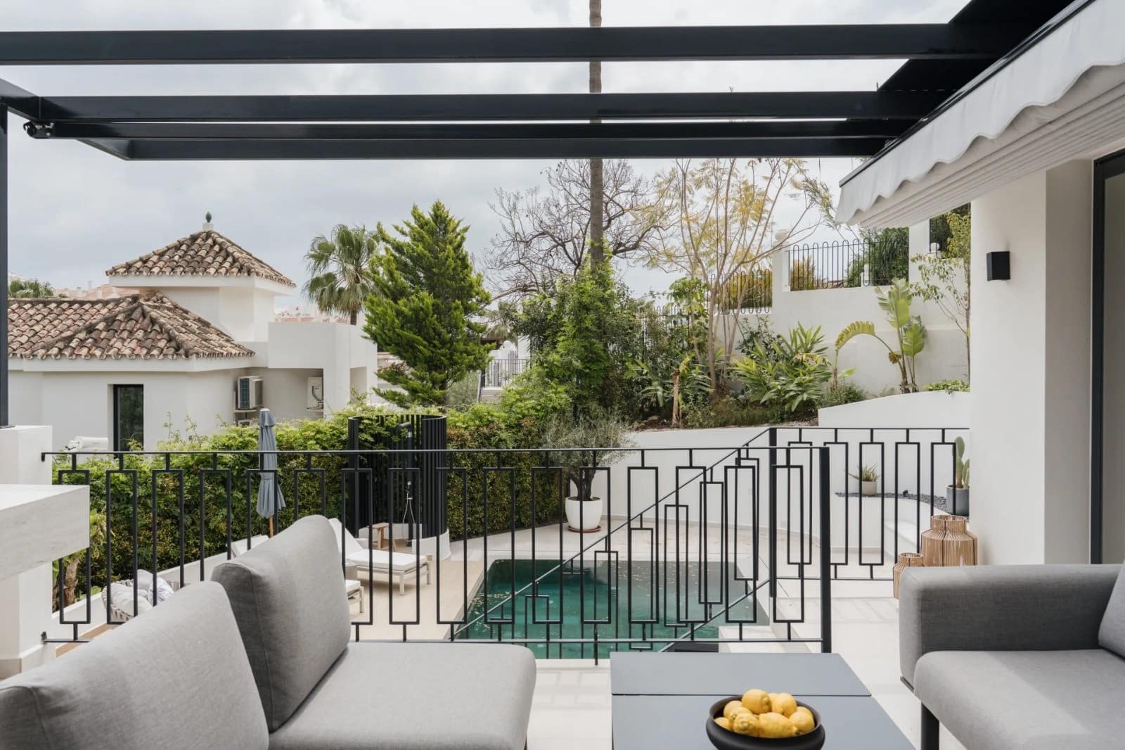 Chalet de 5 habitaciones en Nueva Andalucia en venta con piscina garaje - 3.250.000 € (Ref: 9893888)