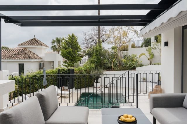 Chalet de 5 habitaciones en Nueva Andalucia, Marbella en venta con piscina garaje - 3.250.000 € (Ref: 9893888)