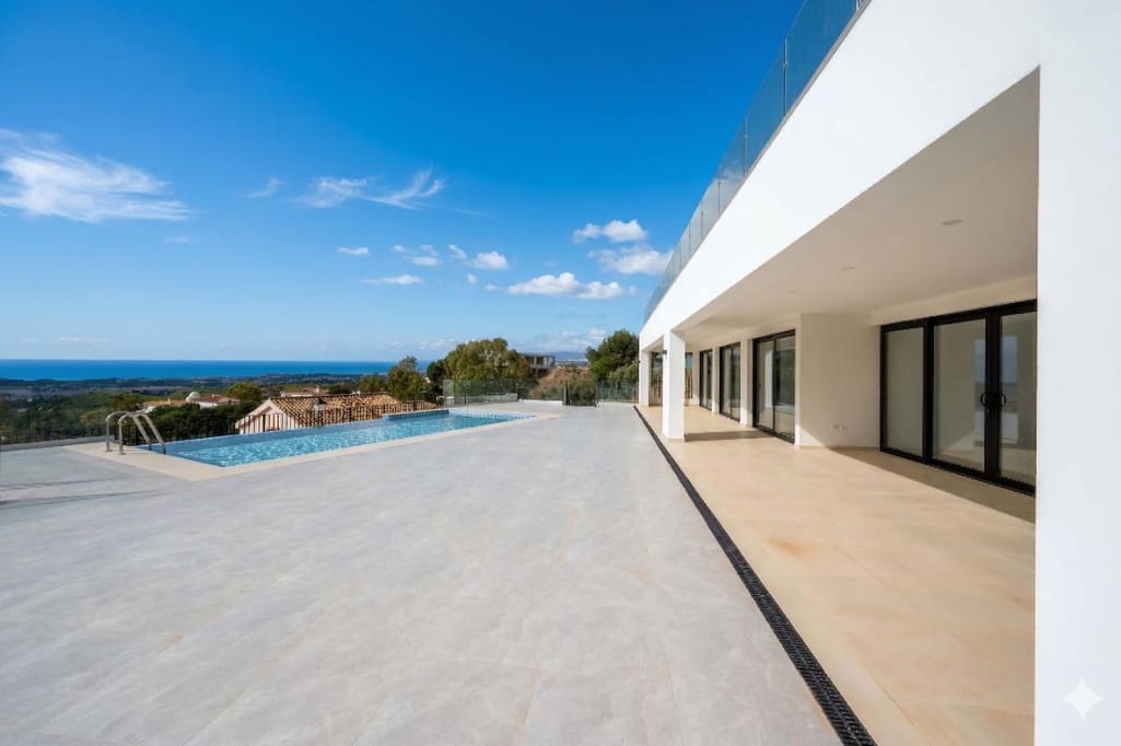 4 soveværelse Villa til salg i Mijas med swimmingpool garage - € 1.480.000 (Ref: 9893889)