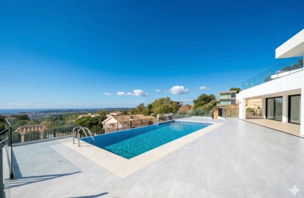 4 soveværelse Villa til salg i Mijas med swimmingpool garage - € 1.480.000 (Ref: 9893889)