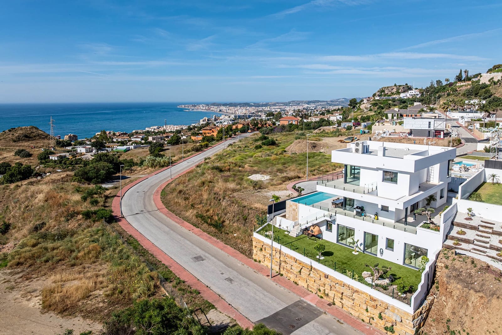4 bedroom Villa for sale in Benalmadena with pool garage - € 2,600,000 (Ref: 9893890)