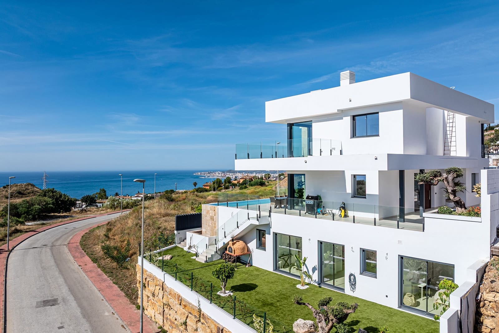 4 bedroom Villa for sale in Benalmadena with pool garage - € 2,600,000 (Ref: 9893890)