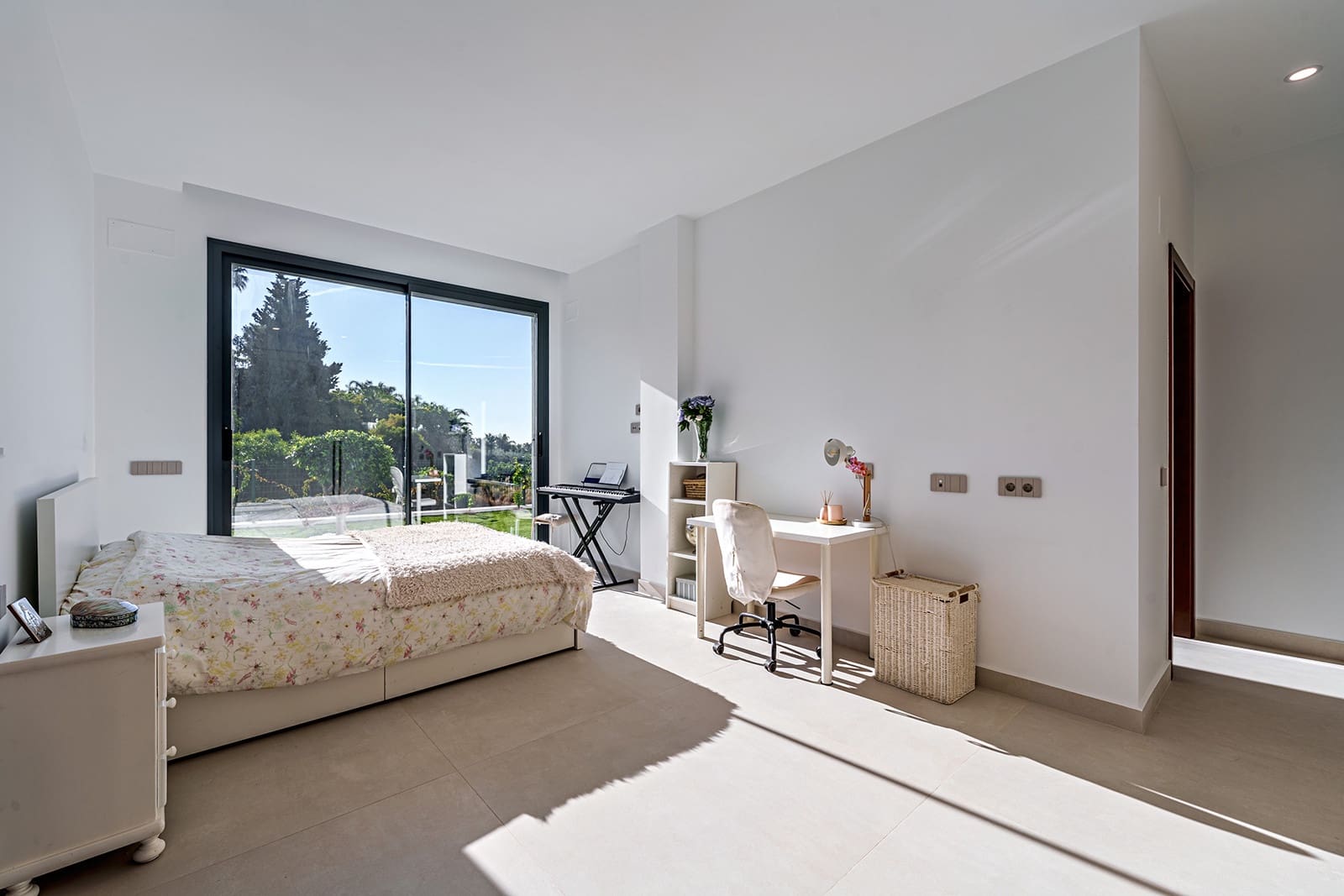 4 bedroom Villa for sale in Benalmadena with pool garage - € 2,600,000 (Ref: 9893890)