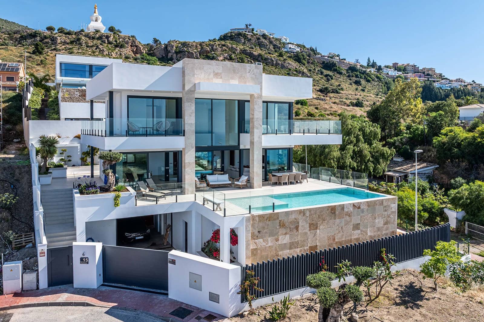 4 bedroom Villa for sale in Benalmadena with pool garage - € 2,600,000 (Ref: 9893890)
