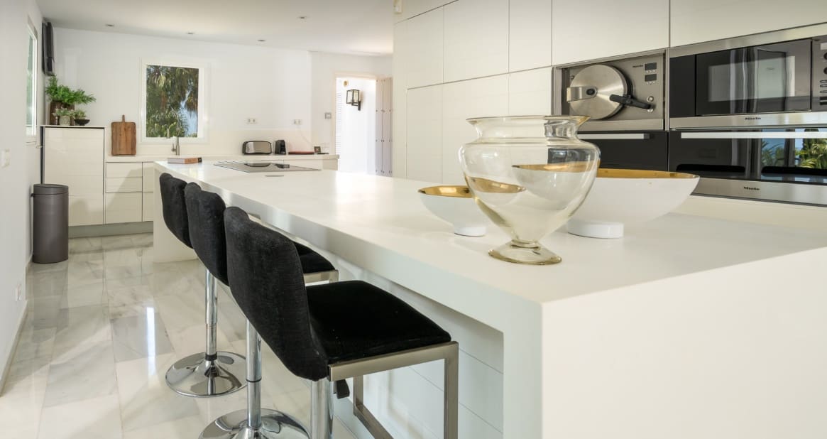 7 soveværelse Villa til salg i Marbella med swimmingpool garage - € 3.995.000 (Ref: 9893891)