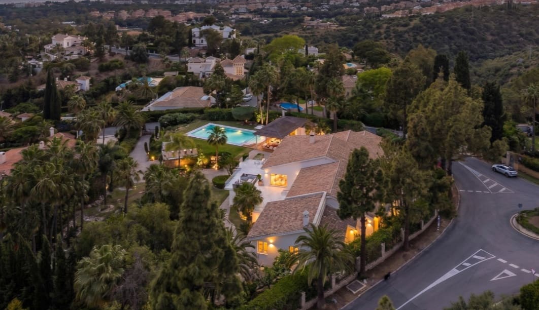 7 soveværelse Villa til salg i Marbella med swimmingpool garage - € 3.995.000 (Ref: 9893891)