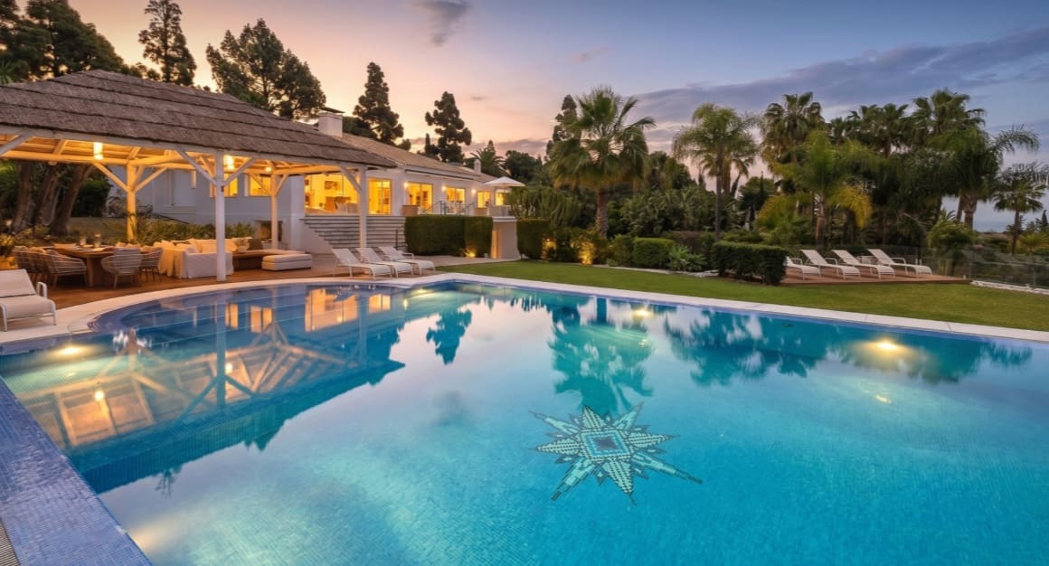 7 soveværelse Villa til salg i Marbella med swimmingpool garage - € 3.995.000 (Ref: 9893891)