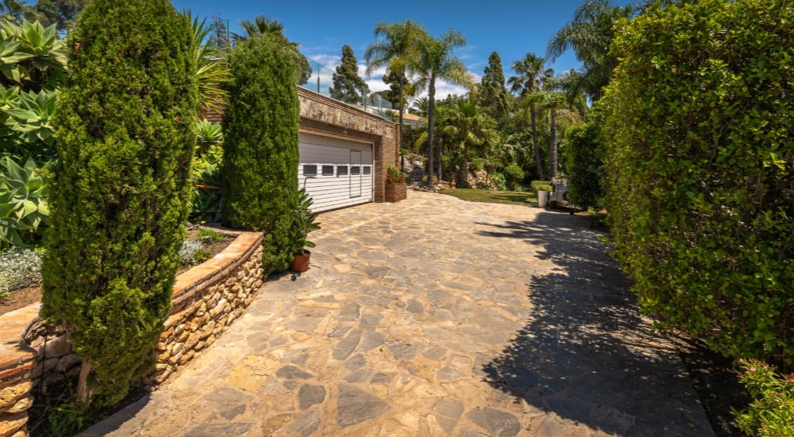 7 soveværelse Villa til salg i Marbella med swimmingpool garage - € 3.995.000 (Ref: 9893891)