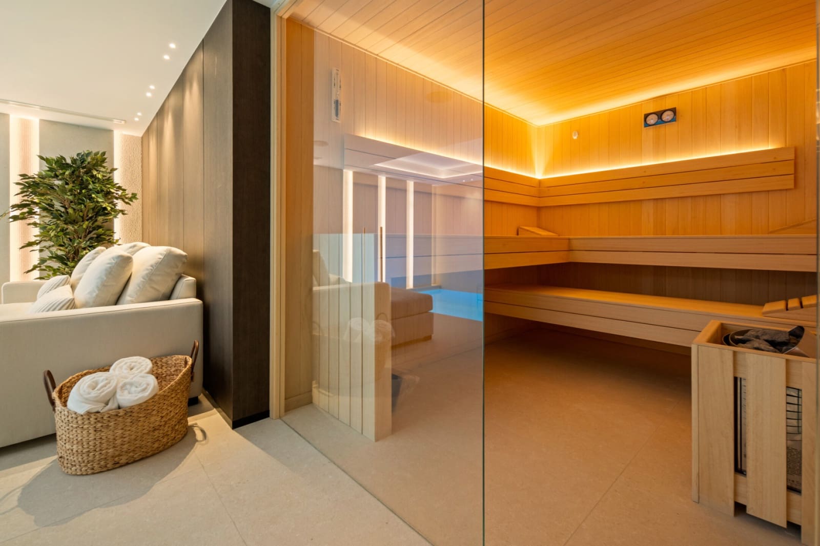 6 quarto Moradia para venda em Benahavis com piscina garagem - 7 470 000 € (Ref: 9893892)