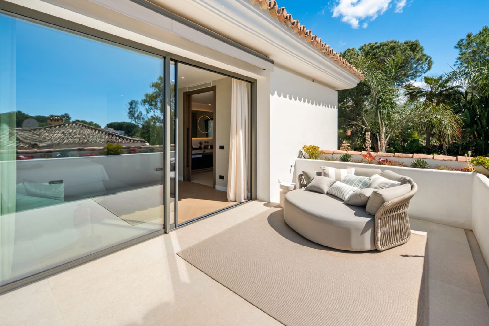 6 quarto Moradia para venda em Benahavis com piscina garagem - 7 470 000 € (Ref: 9893892)