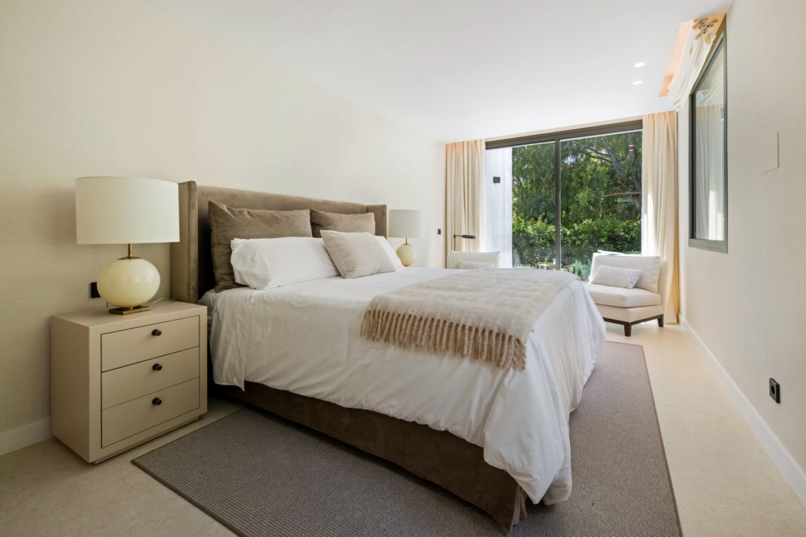 6 quarto Moradia para venda em Benahavis com piscina garagem - 7 470 000 € (Ref: 9893892)
