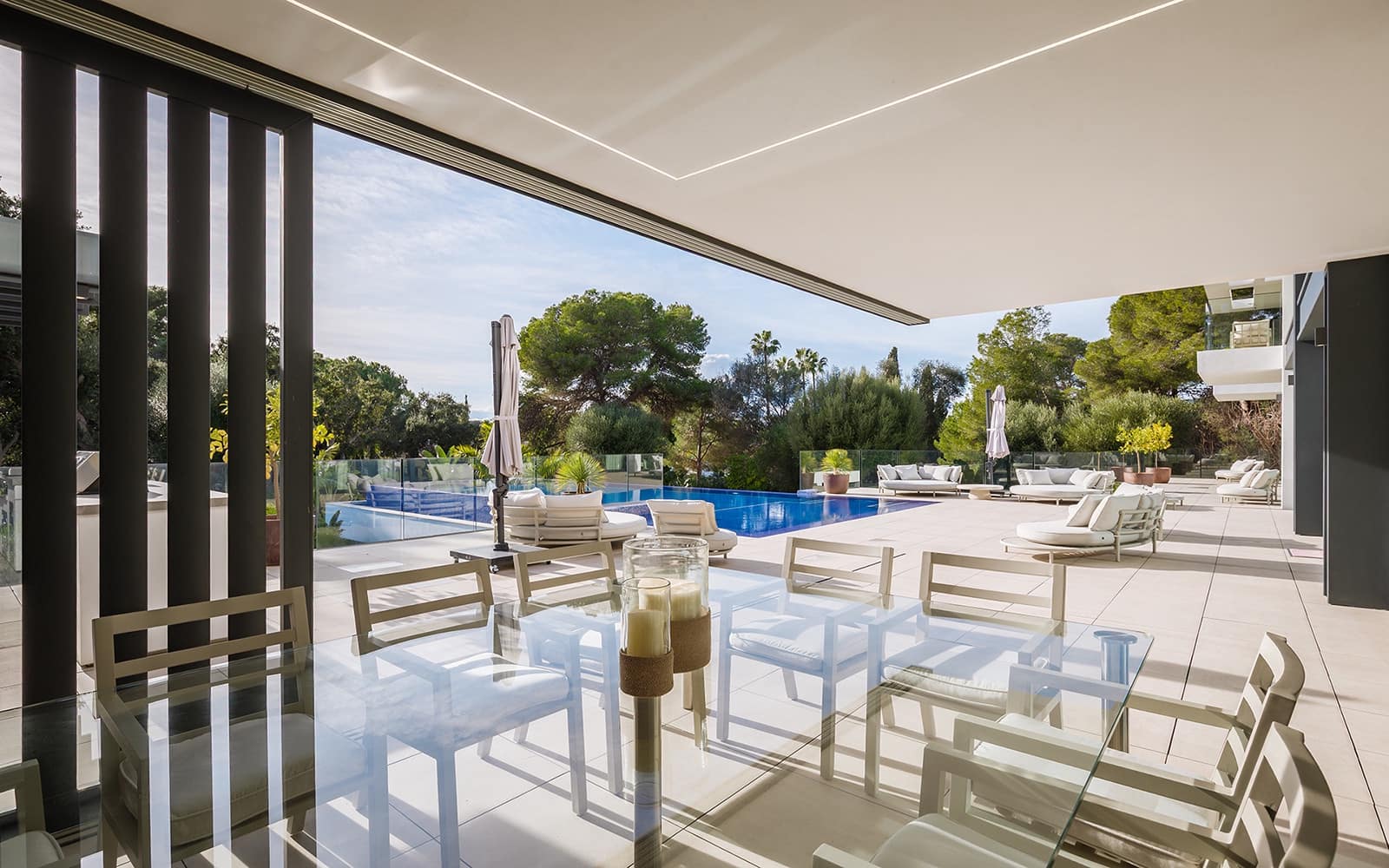 7 sovrum Villa till salu i Sotogrande med garage - 12 995 000 € (Ref: 9893893)