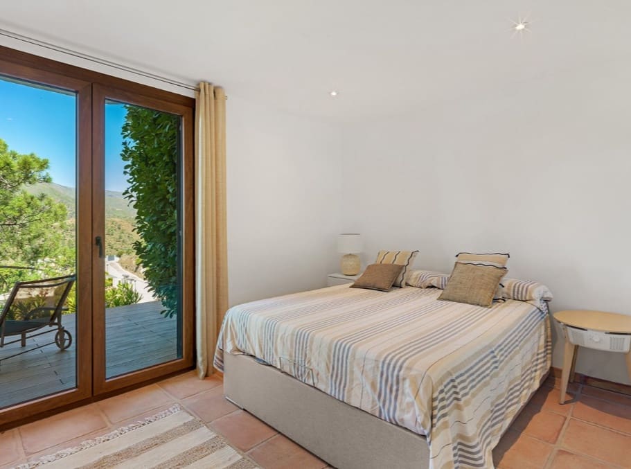 5 soverom Villa til salgs i Marbella med svømmebasseng garasje - € 1 795 000 (Ref: 9893895)
