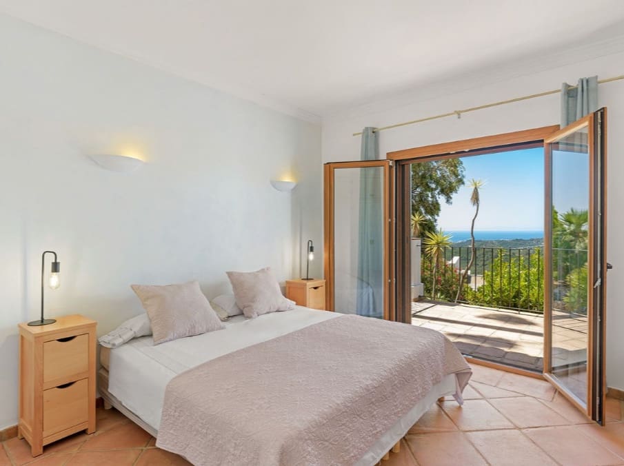 5 soverom Villa til salgs i Marbella med svømmebasseng garasje - € 1 795 000 (Ref: 9893895)