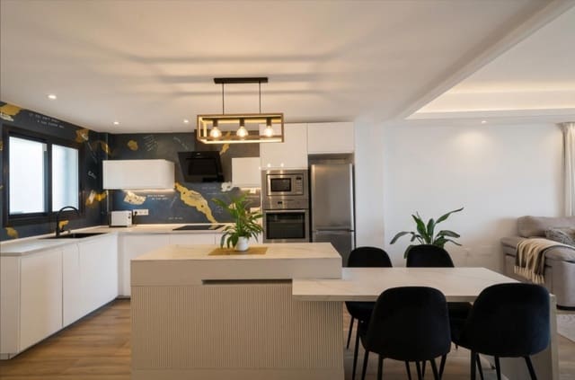 2 bedroom Penthouse for sale in Estepona with pool - € 509,000 (Ref: 9903949)