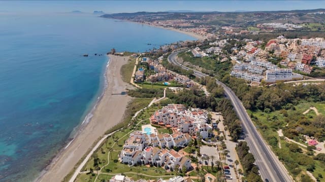 2 bedroom Penthouse for sale in Estepona with pool - € 509,000 (Ref: 9903949)
