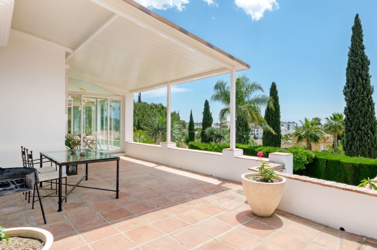 4 soverom Villa til salgs i La Cala de Mijas med svømmebasseng garasje - € 1 180 000 (Ref: 9906893)