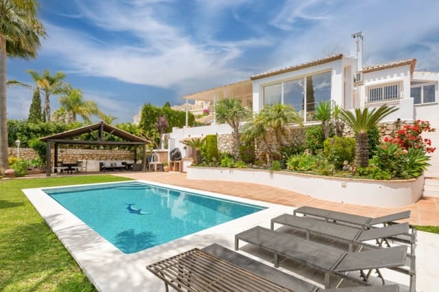4 soverom Villa til salgs i La Cala de Mijas, Mijas med svømmebasseng garasje - € 1 180 000 (Ref: 9906893)