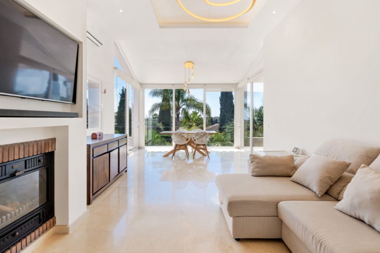 4 soverom Villa til salgs i La Cala de Mijas med svømmebasseng garasje - € 1 180 000 (Ref: 9906893)