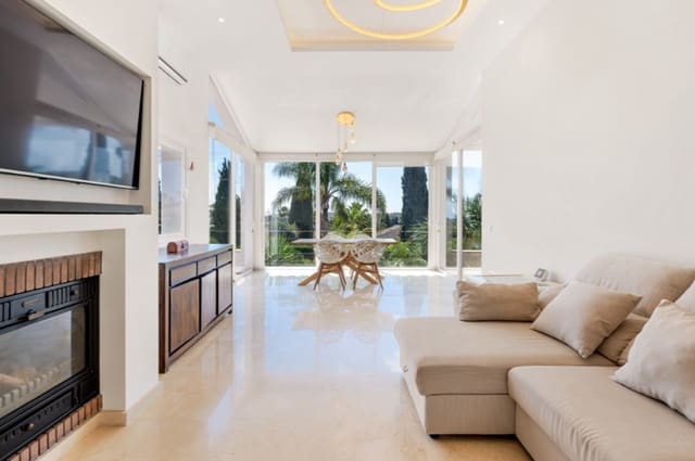 4 soverom Villa til salgs i La Cala de Mijas, Mijas med svømmebasseng garasje - € 1 180 000 (Ref: 9906893)
