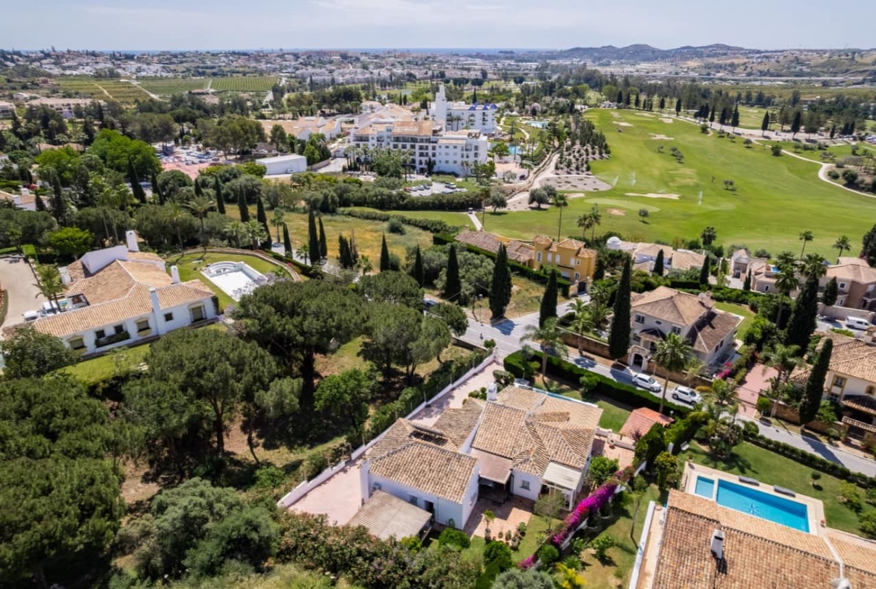 4 soverom Villa til salgs i La Cala de Mijas med svømmebasseng garasje - € 1 180 000 (Ref: 9906893)