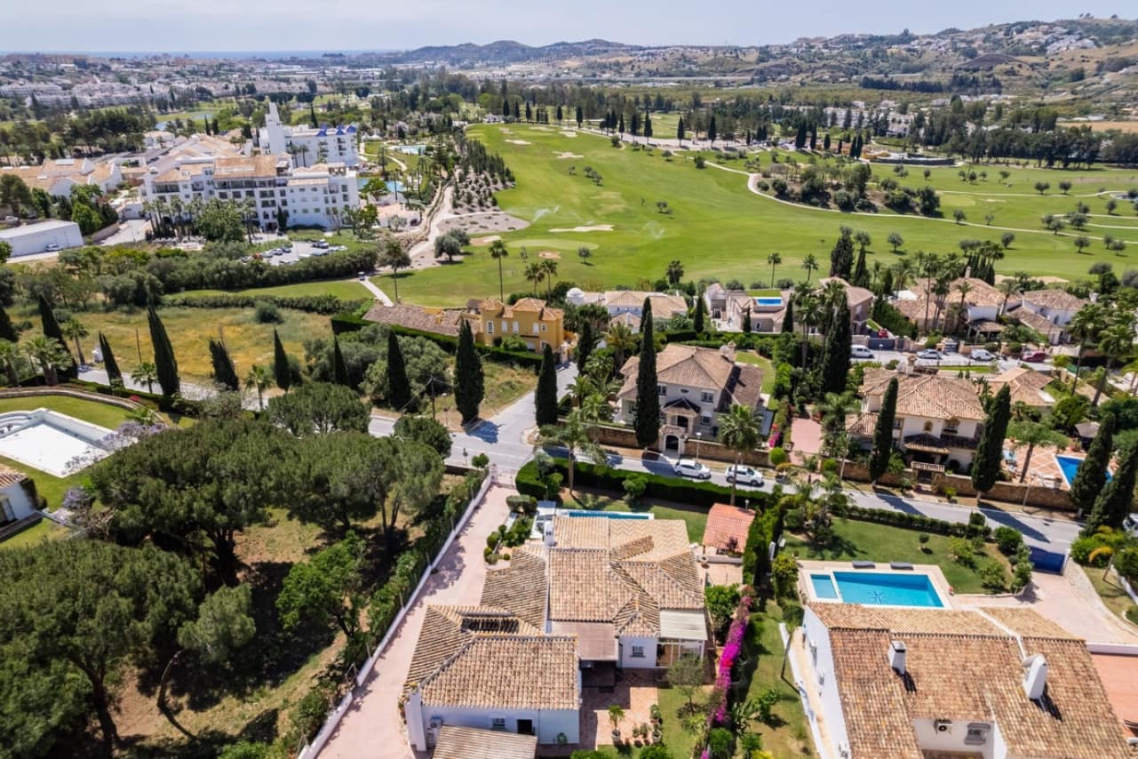 4 soverom Villa til salgs i La Cala de Mijas med svømmebasseng garasje - € 1 180 000 (Ref: 9906893)