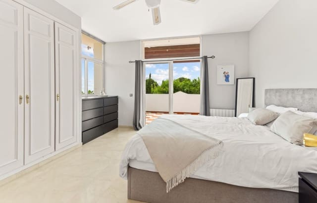 3 camera da letto Villa in vendita in Estepona con piscina garage - 799.000 € (Rif: 9906894)