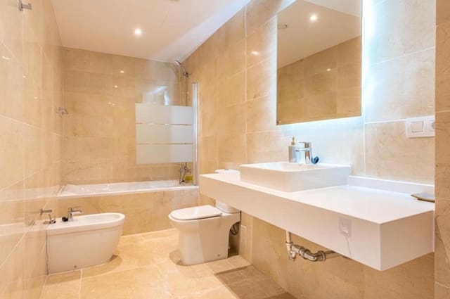 5 soveværelse Villa til salg i Marbella med swimmingpool garage - € 2.850.000 (Ref: 9915346)