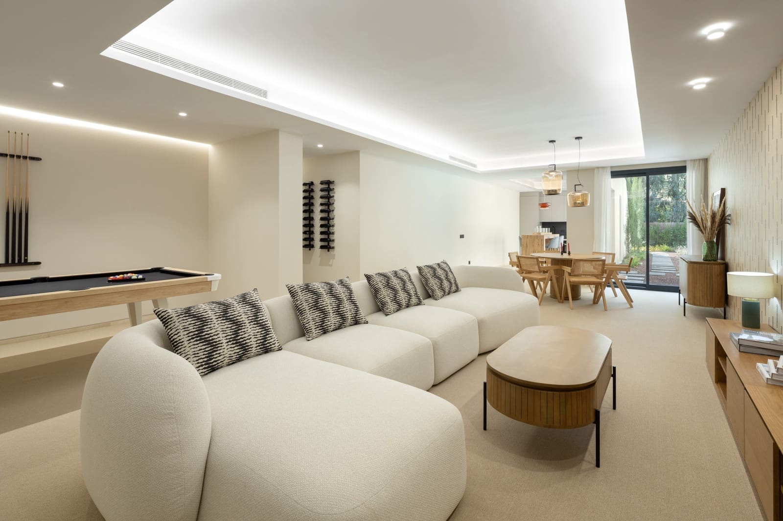 5 bedroom Villa for sale in Marbella with pool garage - € 4,995,000 (Ref: 9915349)