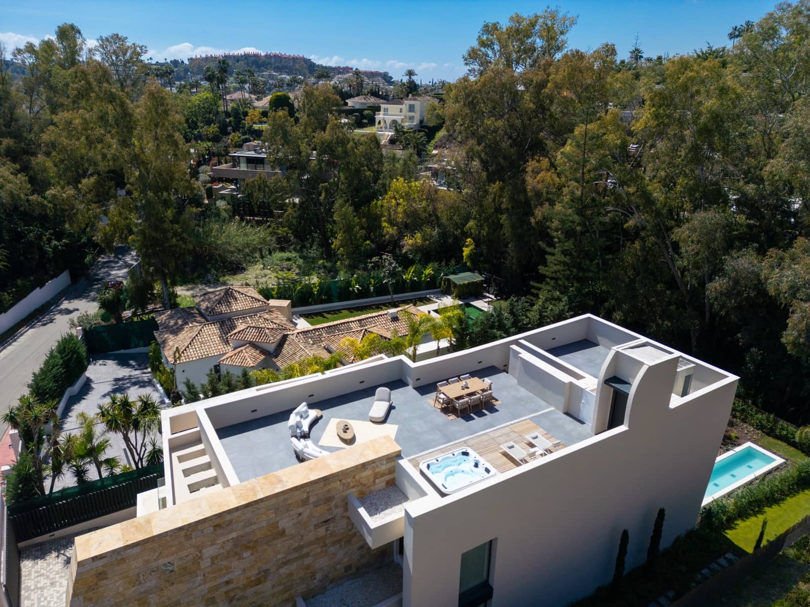 5 bedroom Villa for sale in Marbella with pool garage - € 4,995,000 (Ref: 9915349)
