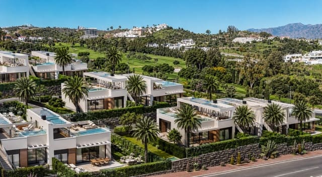 2 soveværelse Semi-Rækkehus til salg i La Cala de Mijas, Mijas med swimmingpool garage - € 485.000 (Ref: 9915352)