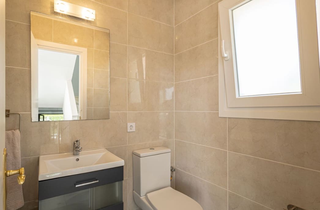 Chalet de 3 habitaciones en Estepona en venta con piscina garaje - 850.000 € (Ref: 9917826)