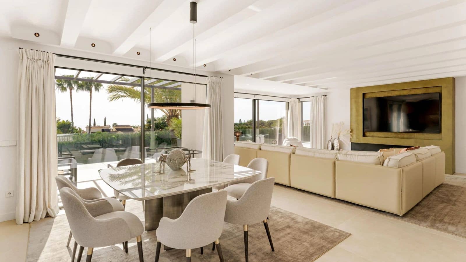 5 bedroom Villa for sale in Marbella with pool garage - € 4,290,000 (Ref: 9924233)