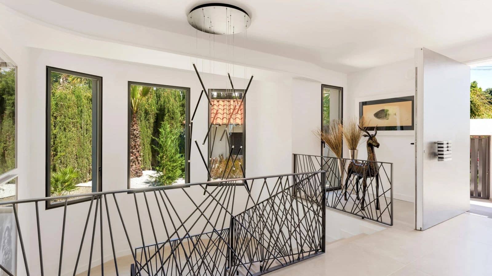 5 bedroom Villa for sale in Marbella with pool garage - € 4,290,000 (Ref: 9924233)