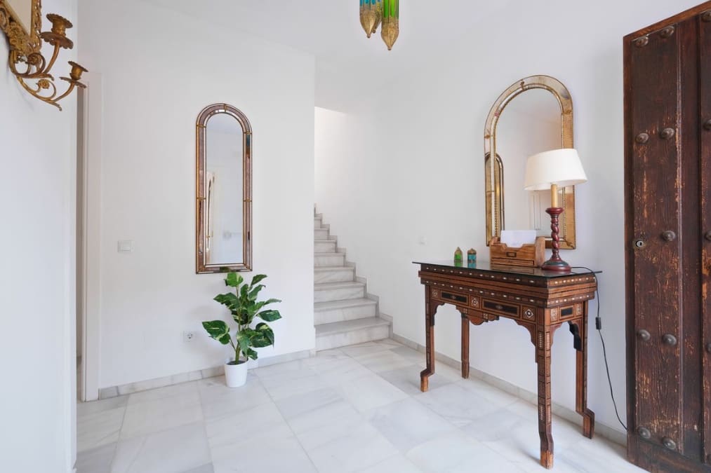 4 bedroom Villa for sale in Marbella - € 1,649,000 (Ref: 9926925)