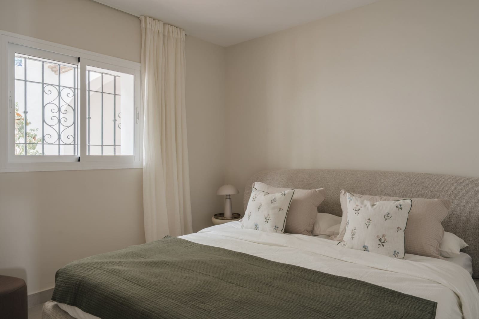 3 bedroom Apartment for sale in Benahavis with pool garage - € 725,000 (Ref: 9926927)