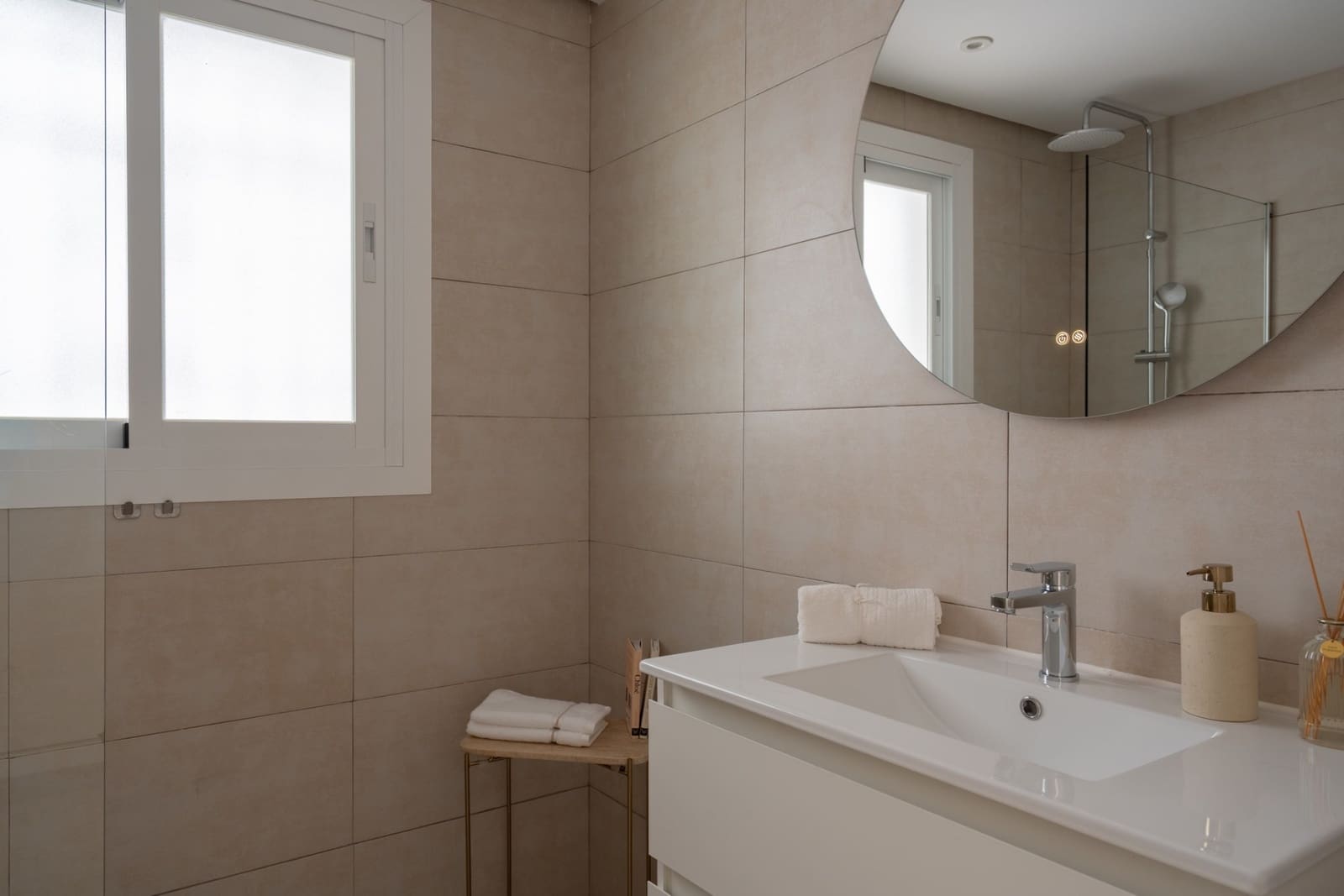 3 bedroom Apartment for sale in Benahavis with pool garage - € 725,000 (Ref: 9926927)
